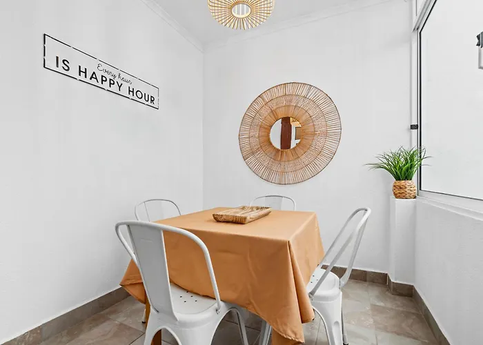 Cozy Center In * 丰沙尔